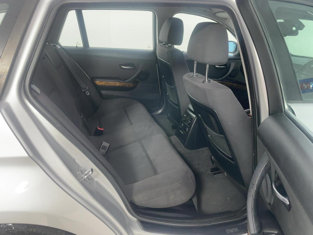 Photo '18' of BMW 3 Series 320I Touring Photo '18' of BMW 3 Series 320I Touring