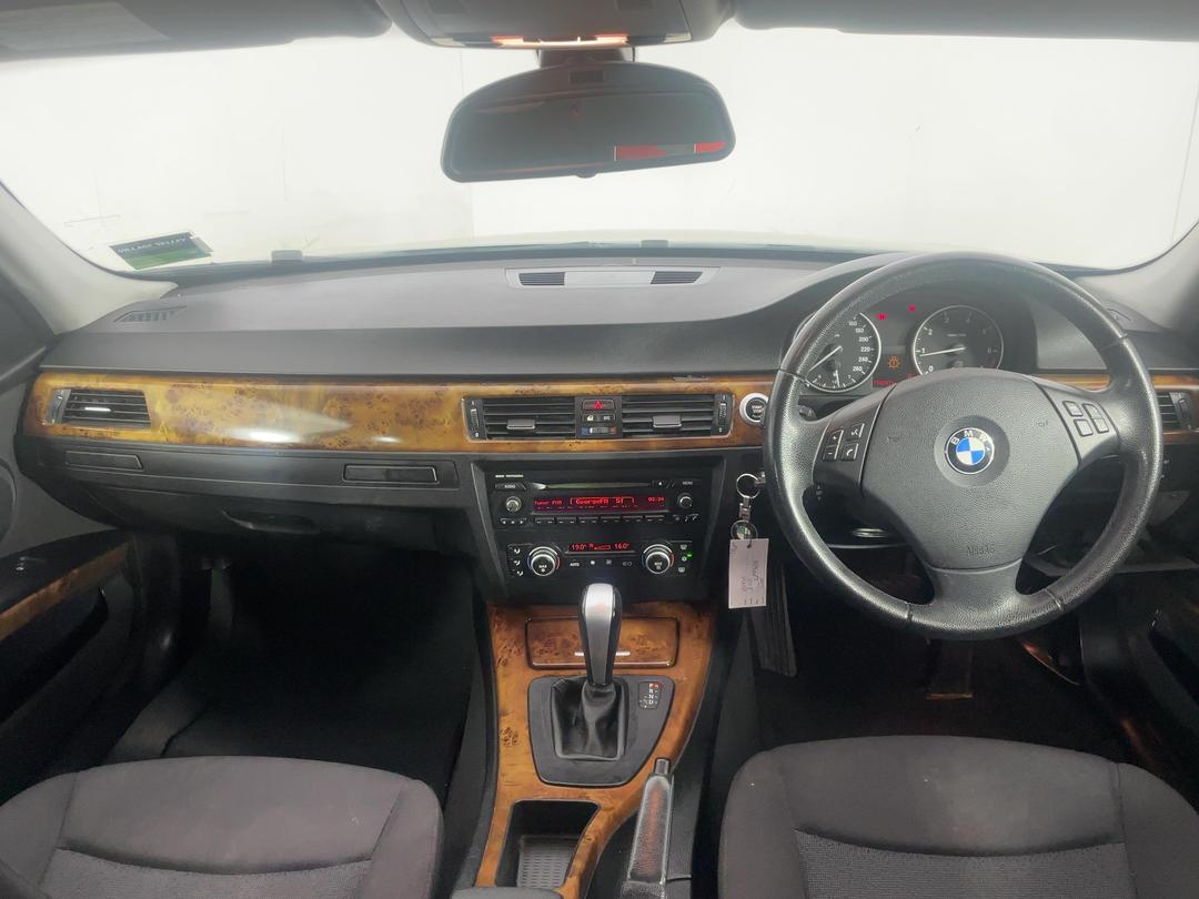 Photo '15' of BMW 3 Series 320I Touring Photo '15' of BMW 3 Series 320I Touring