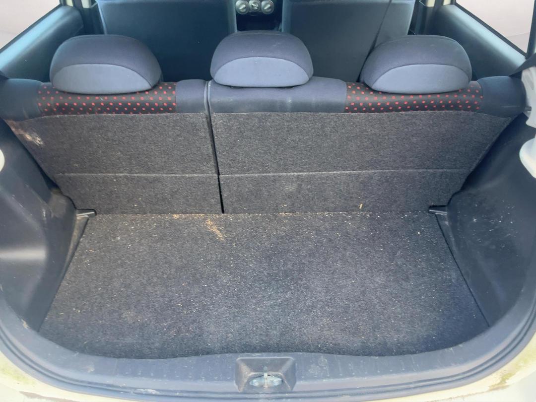 Photo '6' of Daihatsu Sirion SX