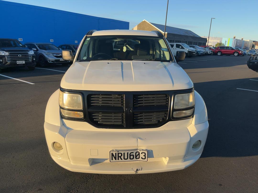 Photo '3' of Dodge Nitro SXT