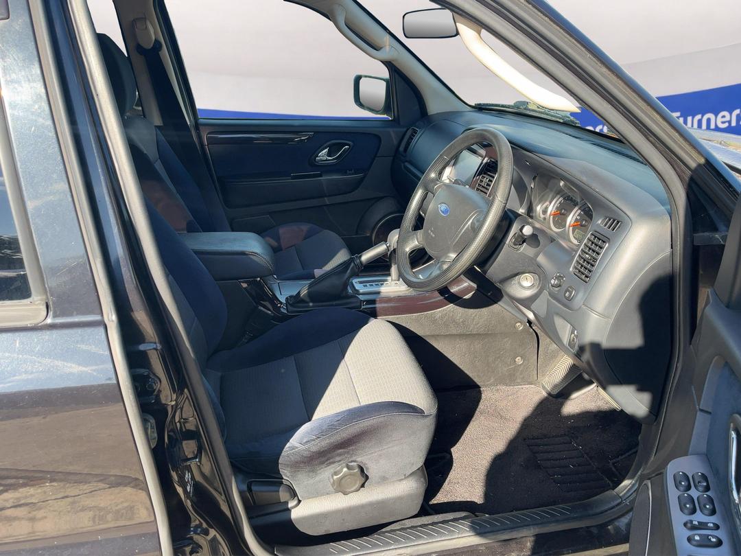 Photo '14' of Ford Escape Photo '14' of Ford Escape