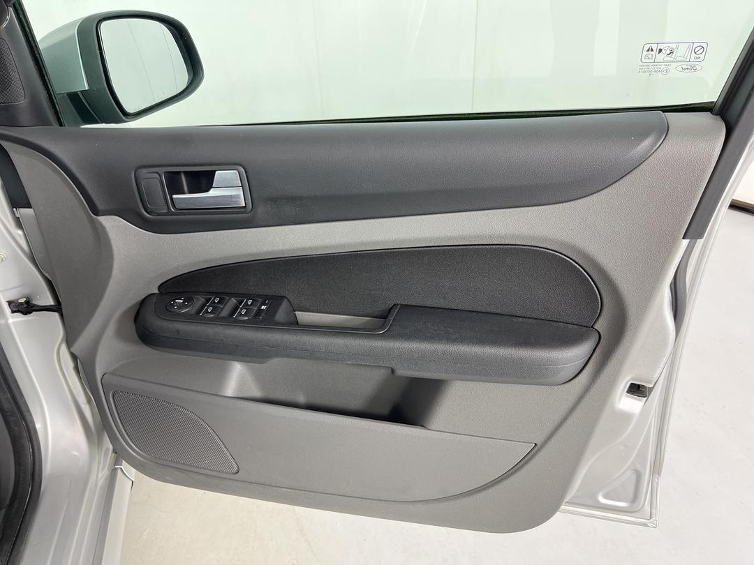 Photo '15' of Ford Focus