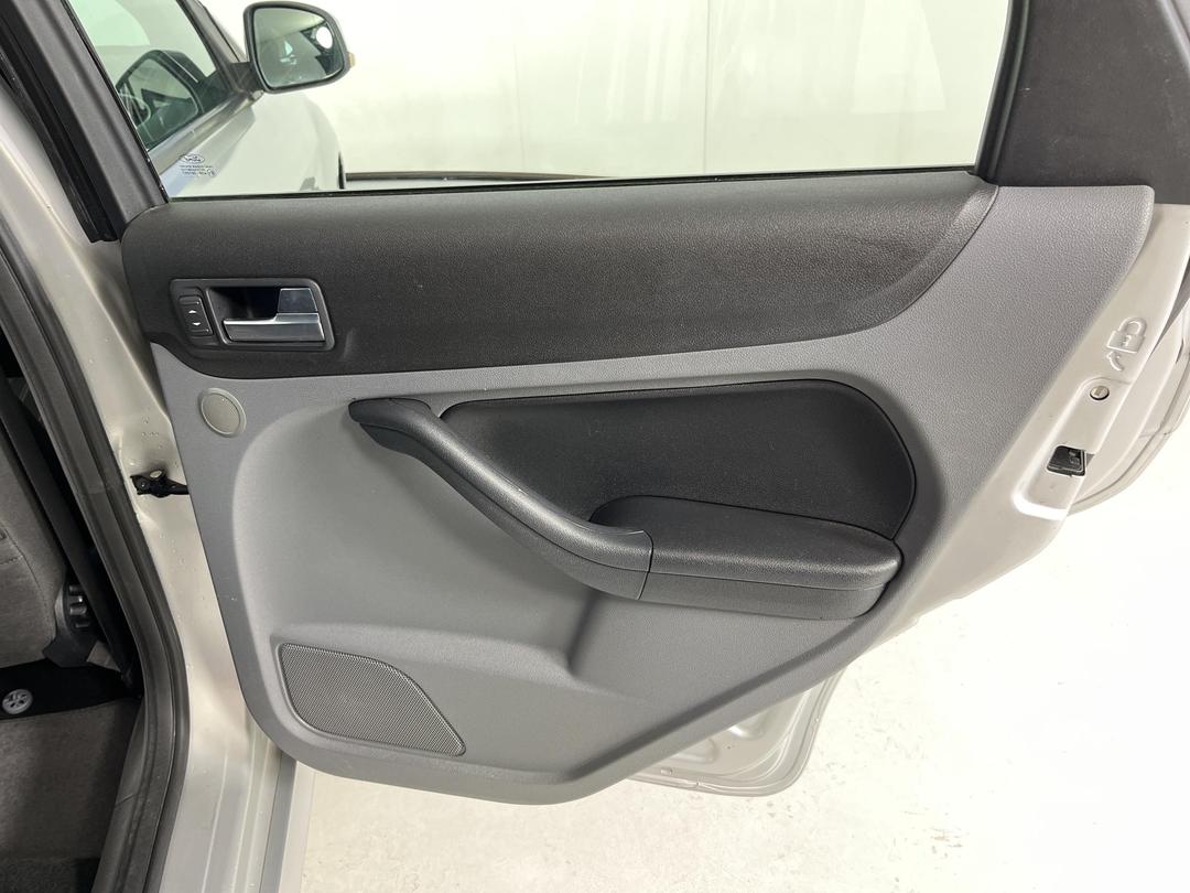 Photo '19' of Ford Focus