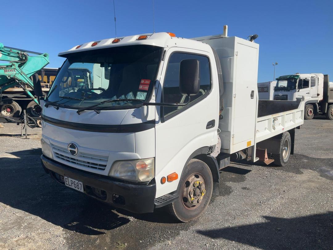 Photo '8' of Hino Dutro XZU417R Tipper