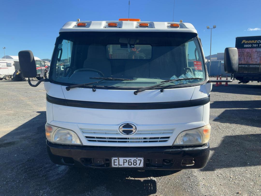 Photo '9' of Hino Dutro XZU417R Tipper