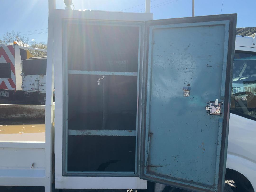 Photo '14' of Hino Dutro XZU417R Tipper