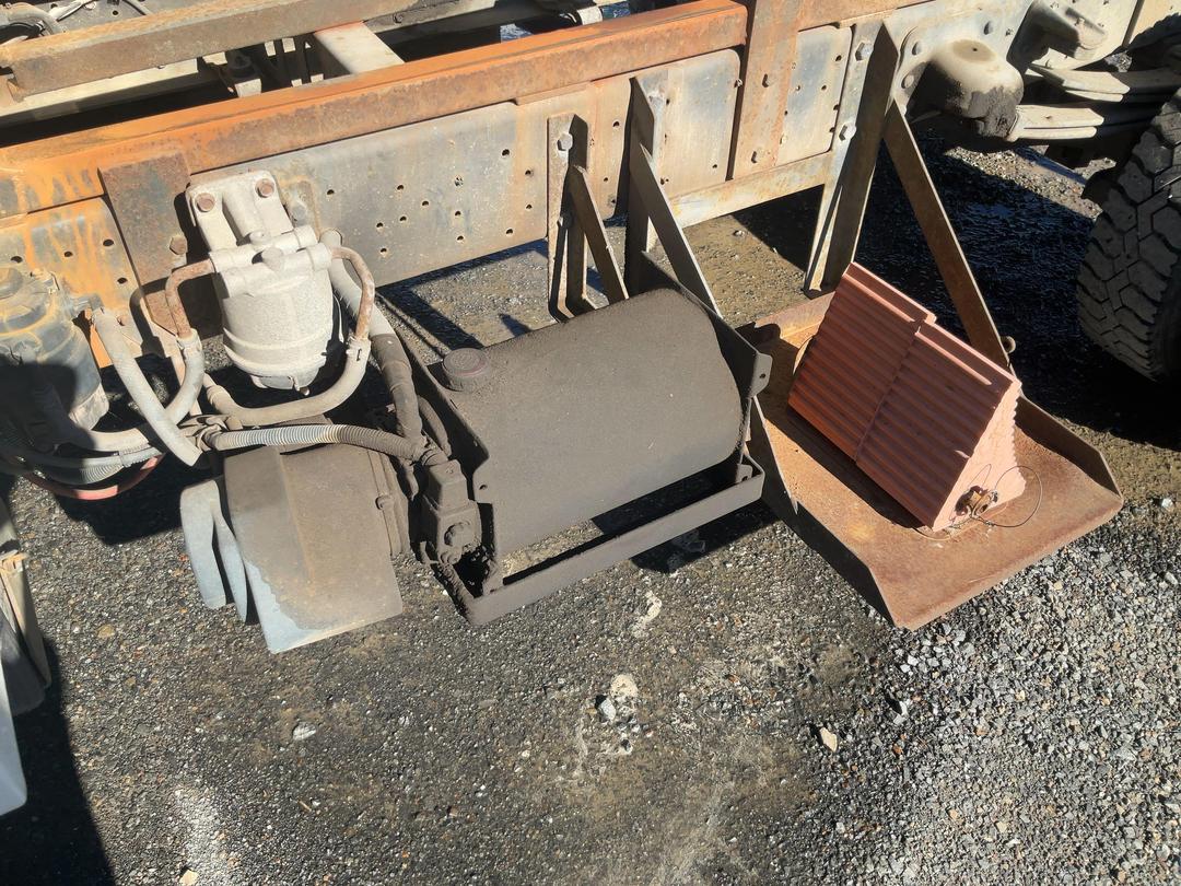 Photo '23' of Hino Dutro XZU417R Tipper