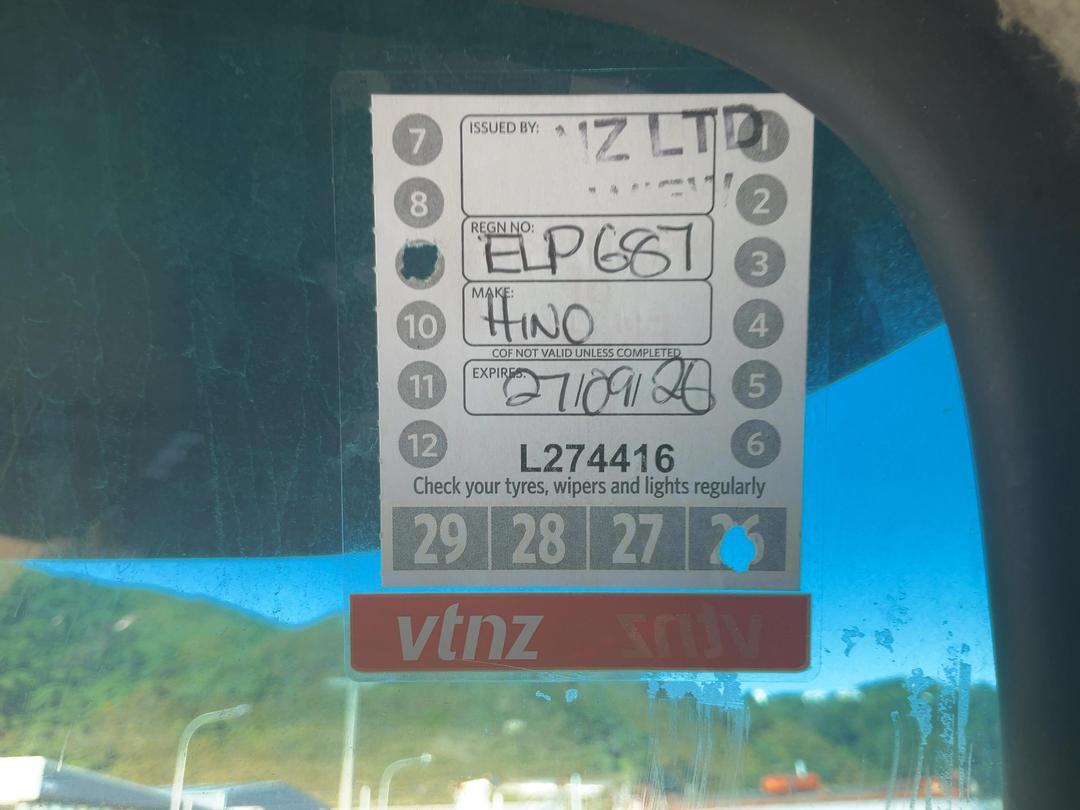 Photo '25' of Hino Dutro XZU417R Tipper