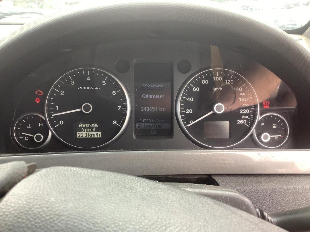 Photo '15' of Holden Calais Photo '15' of Holden Calais