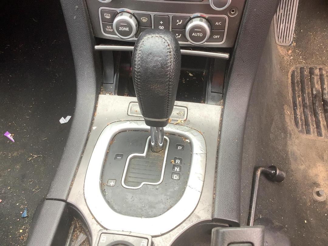 Photo '16' of Holden Calais Photo '16' of Holden Calais