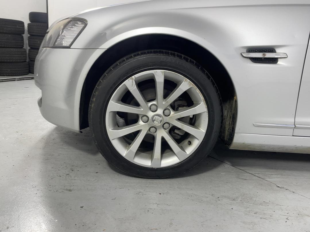 Photo '10' of Holden Commodore