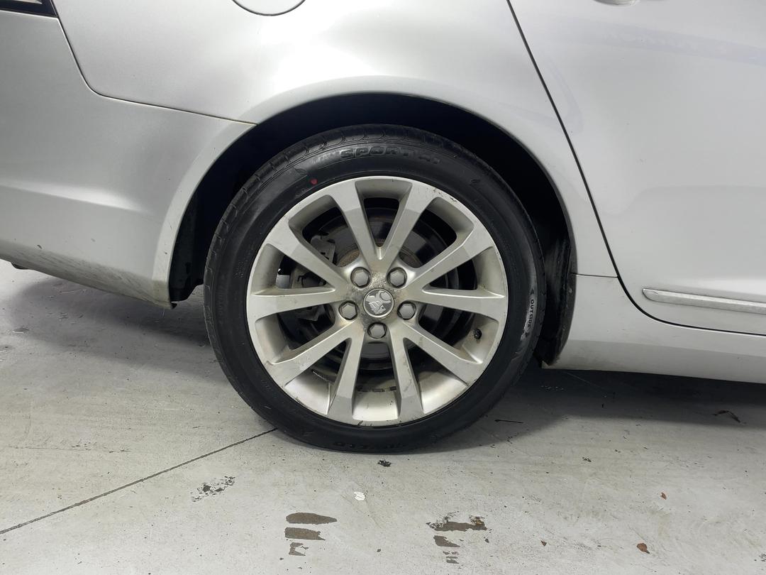 Photo '12' of Holden Commodore