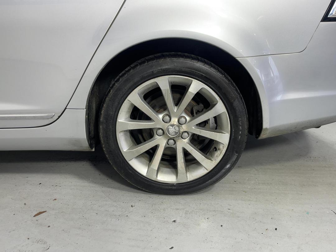 Photo '11' of Holden Commodore