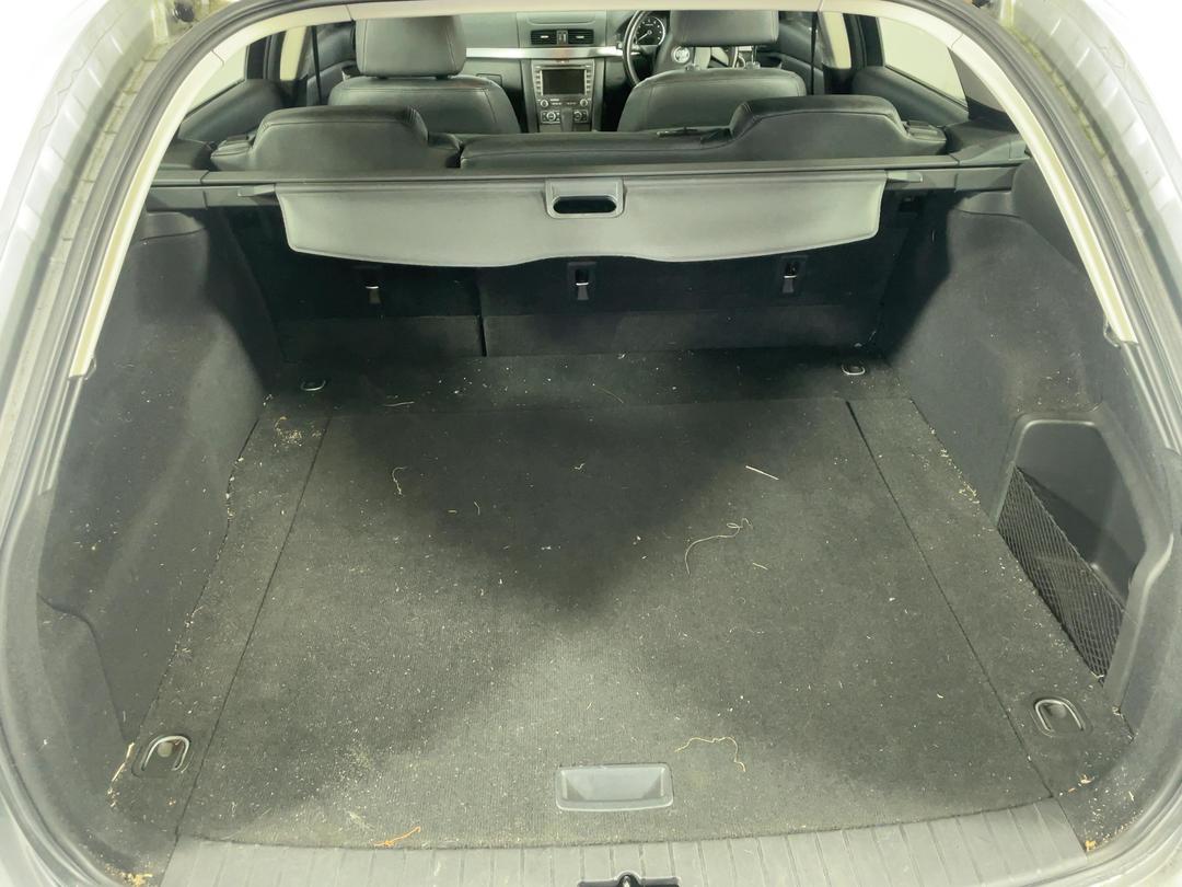 Photo '14' of Holden Commodore