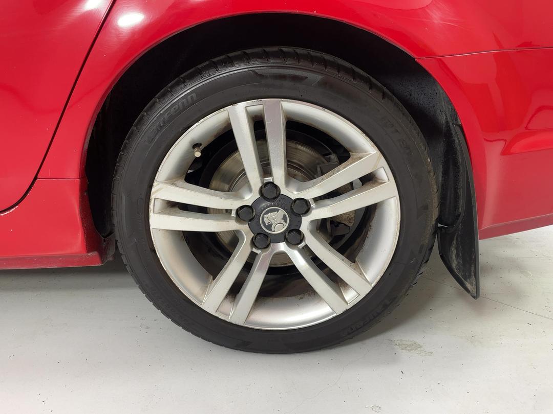 Photo '11' of Holden Commodore