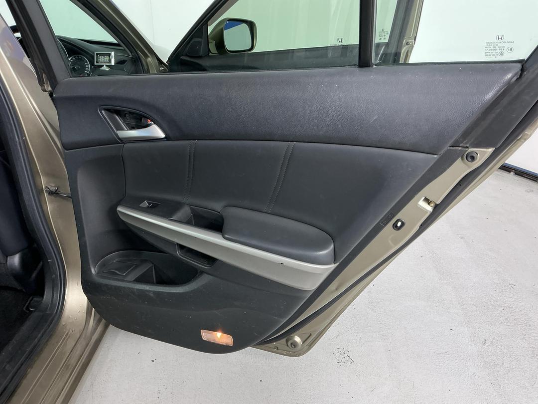 Photo '19' of Honda Accord