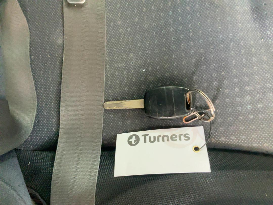 Photo '24' of Honda FIT