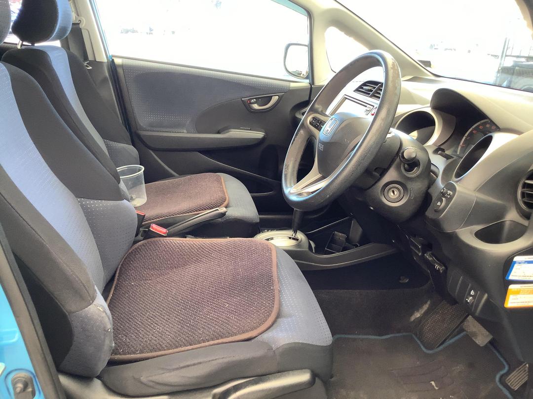 Photo '8' of Honda FIT