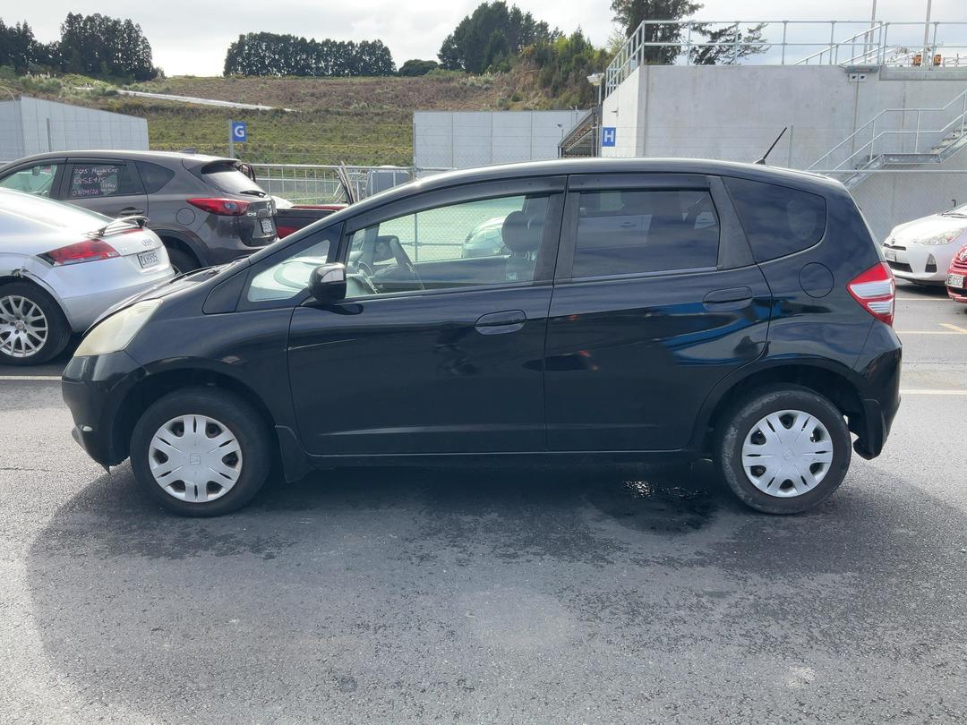 Photo '5' of Honda FIT Photo '5' of Honda FIT