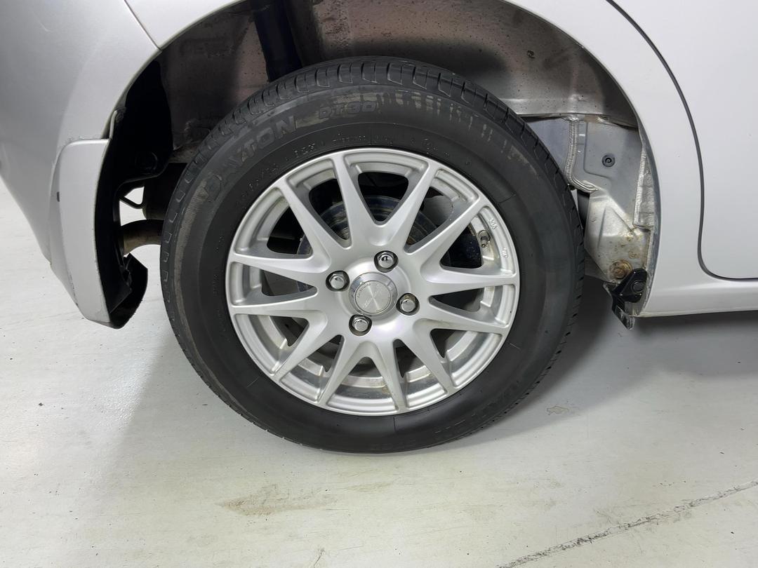 Photo '12' of Honda FIT