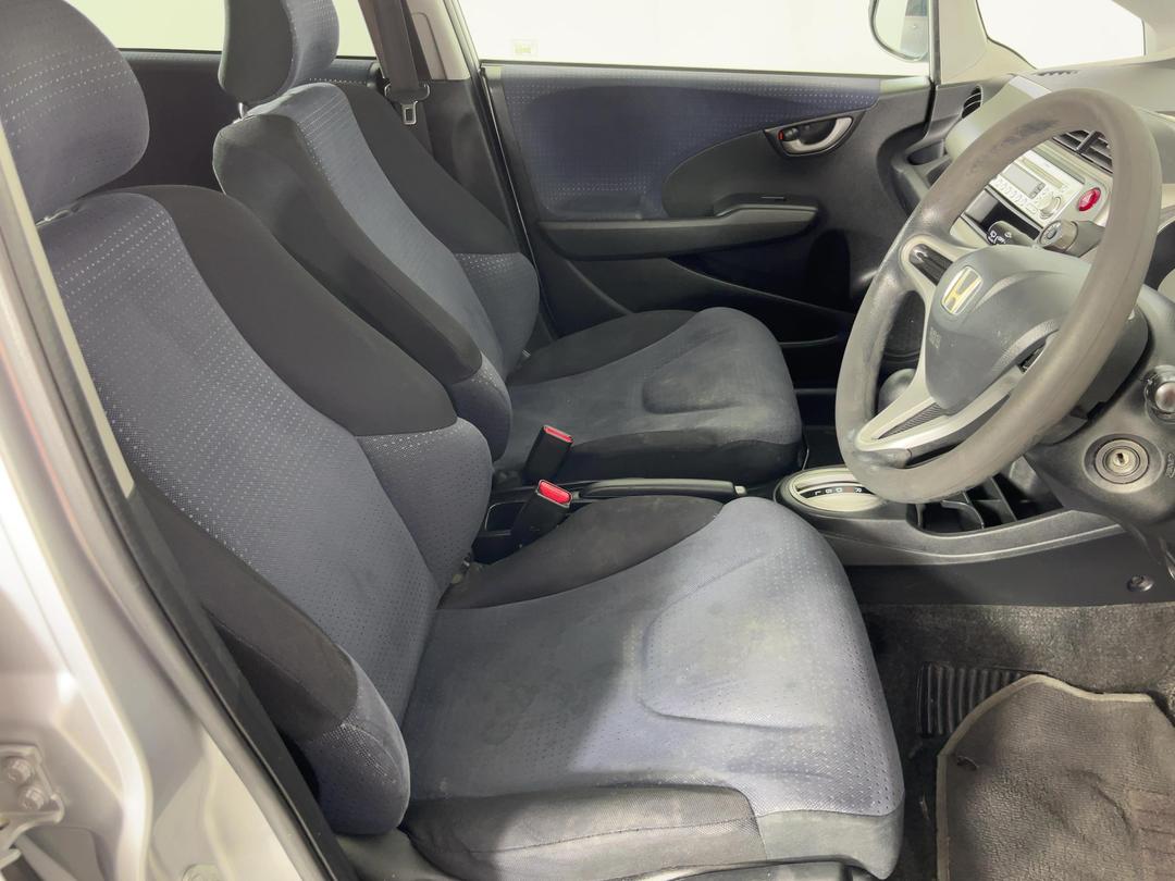 Photo '16' of Honda FIT