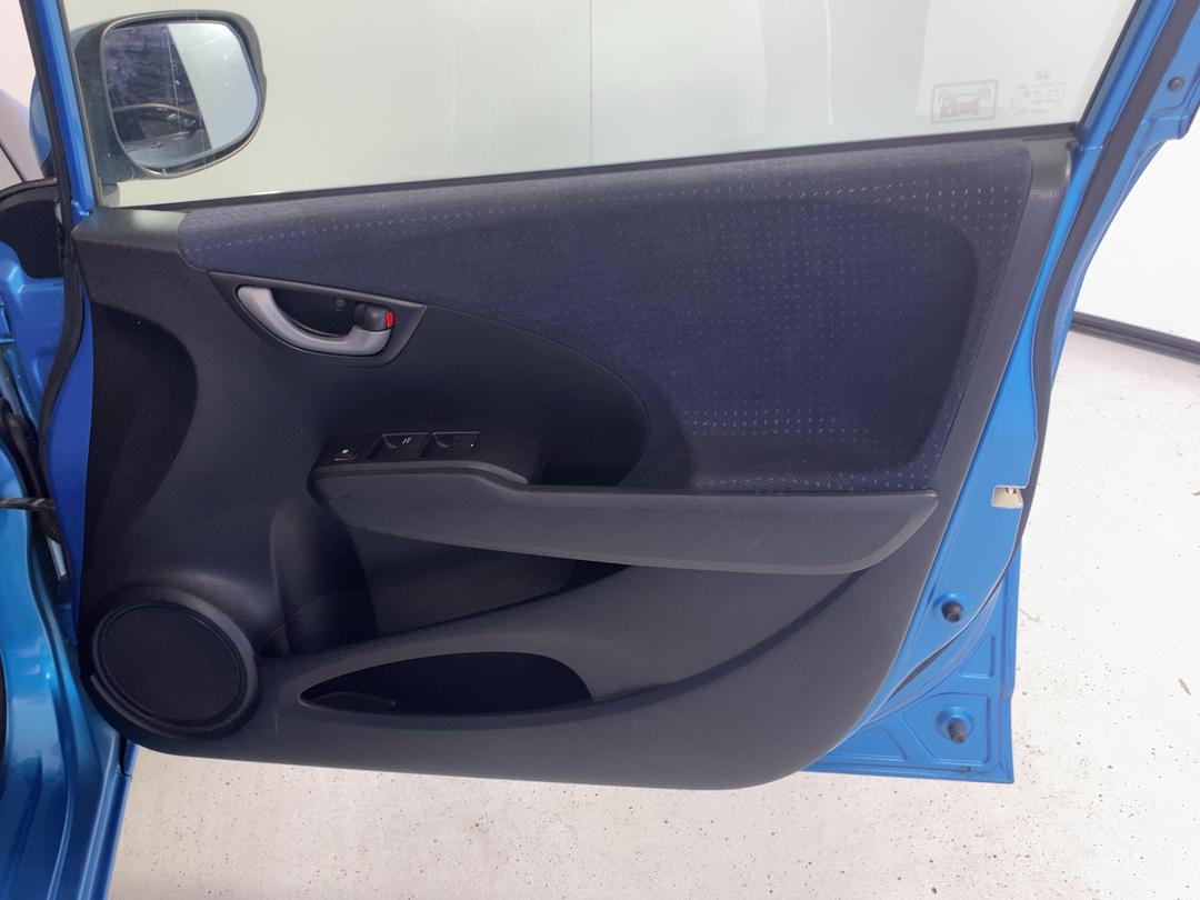 Photo '13' of Honda FIT