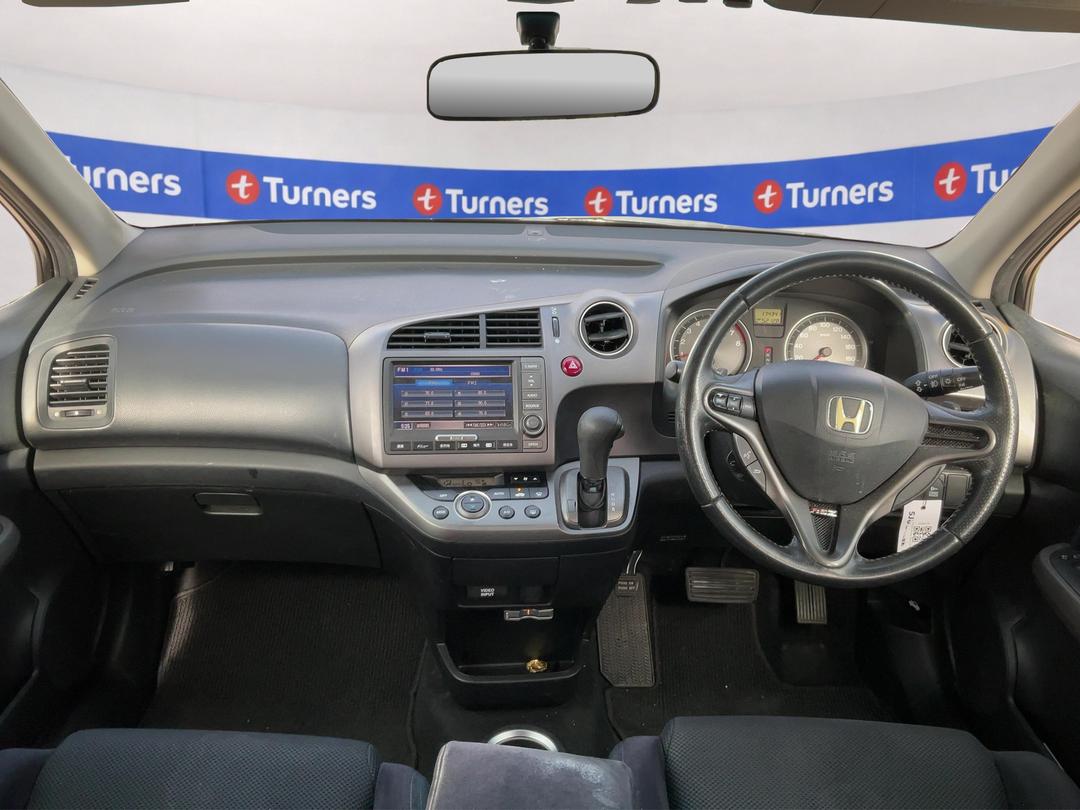 Photo '15' of Honda Stream Photo '15' of Honda Stream