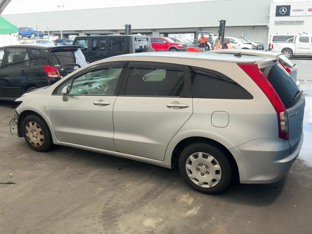 Photo '6' of Honda Stream Photo '6' of Honda Stream