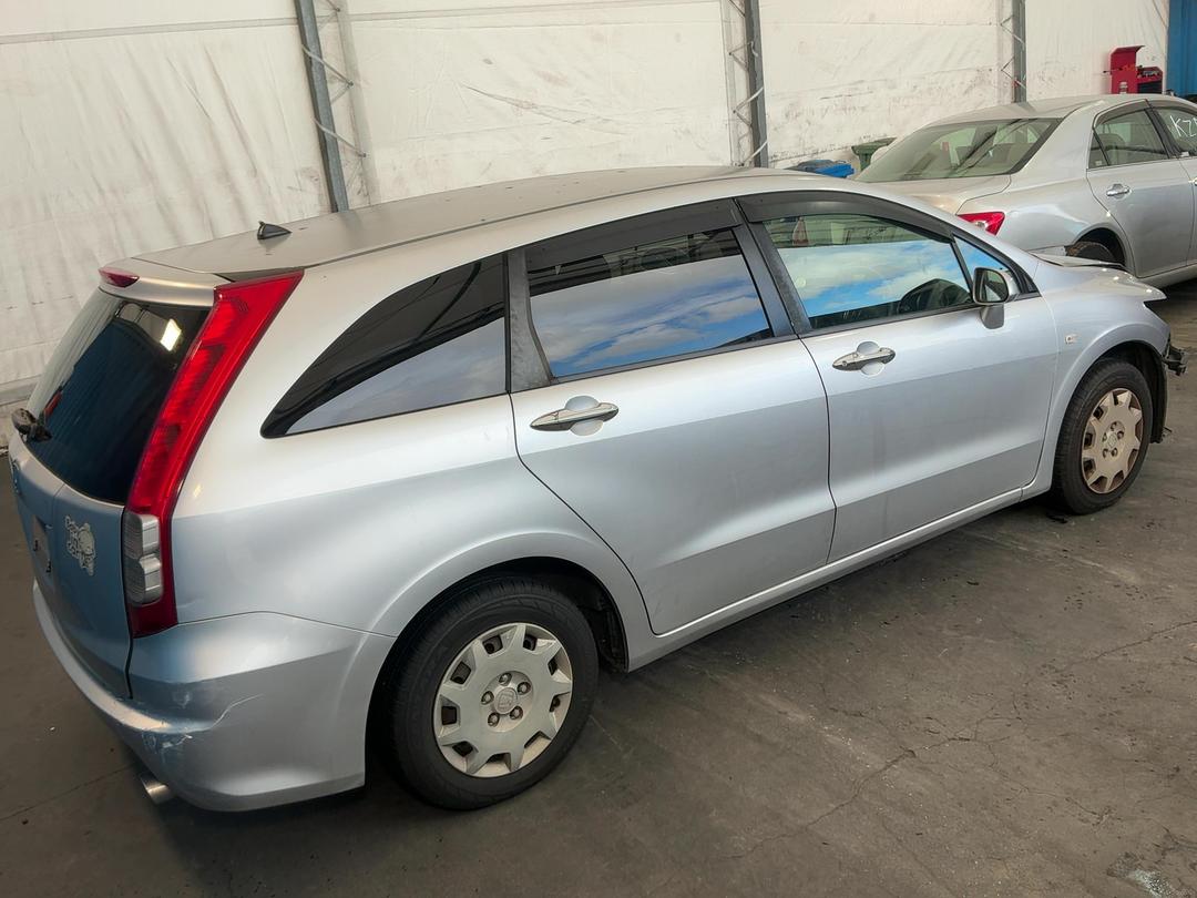 Photo '8' of Honda Stream Photo '8' of Honda Stream
