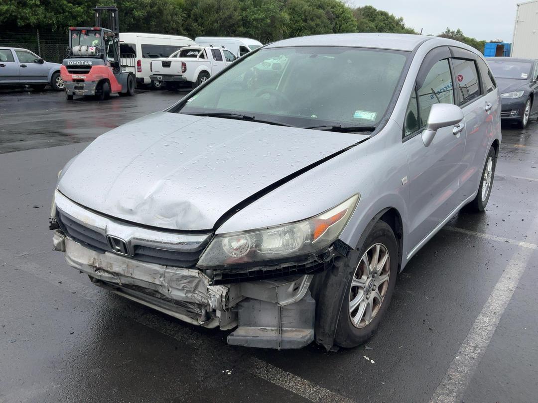 Photo '2' of Honda Stream Photo '2' of Honda Stream