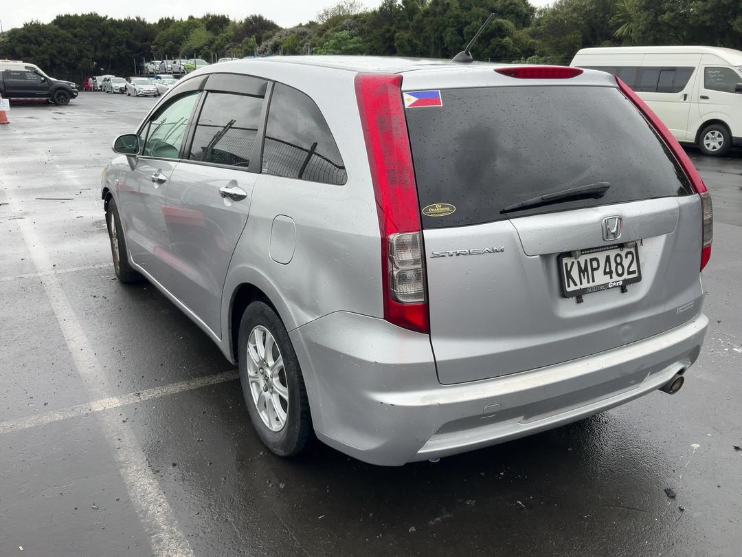 Photo '3' of Honda Stream Photo '3' of Honda Stream
