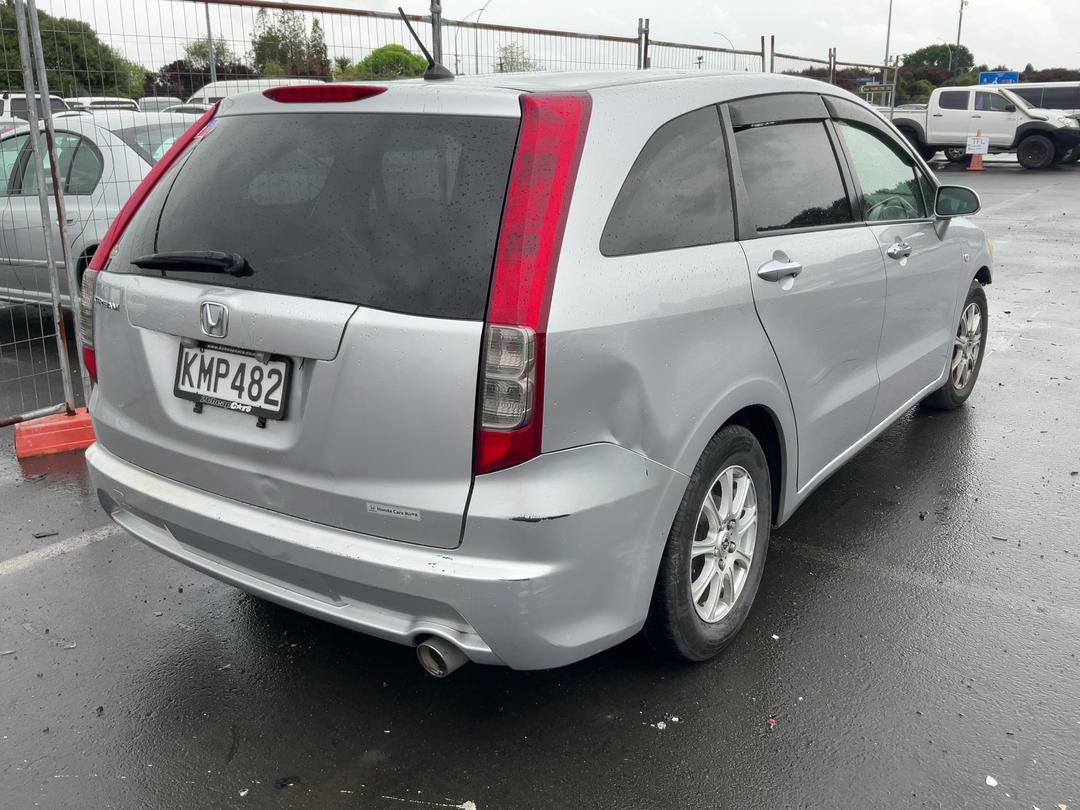 Photo '4' of Honda Stream Photo '4' of Honda Stream