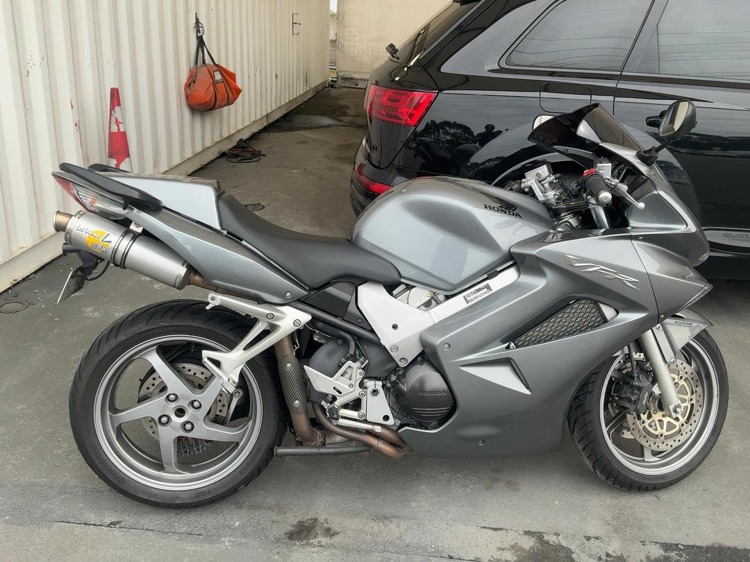 Photo '5' of Honda VFR 800 Photo '5' of Honda VFR 800