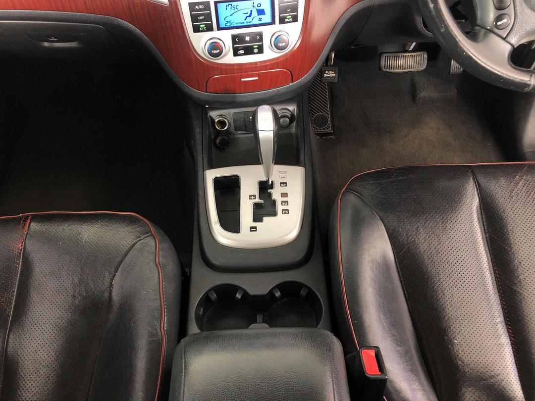 Photo '16' of Hyundai Santa FE V6 CM