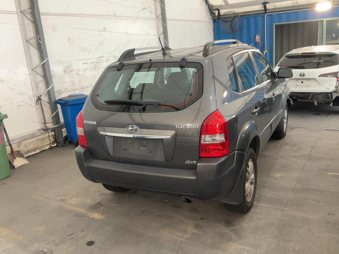 Photo '11' of Hyundai Tucson GLS Photo '11' of Hyundai Tucson GLS