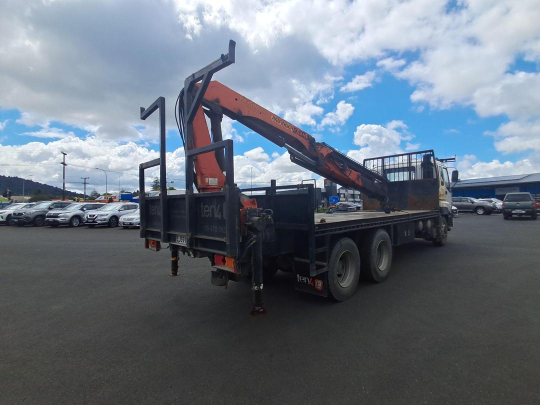 Photo '4' of Isuzu CYZ 400 GIGA Cab Chassis/Crane