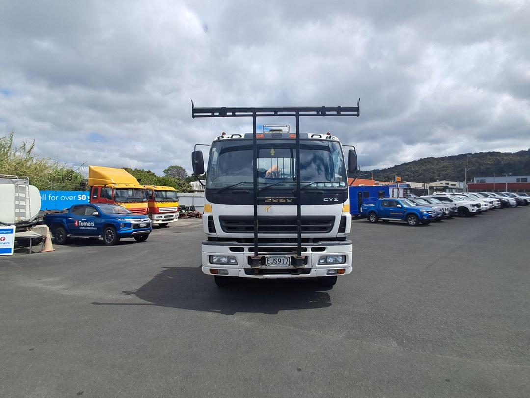 Photo '10' of Isuzu CYZ 400 GIGA Cab Chassis/Crane