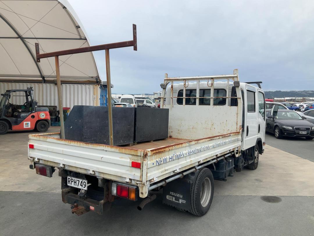 Photo '6' of Isuzu ELF NPR85AR Double Cab - Flat Deck