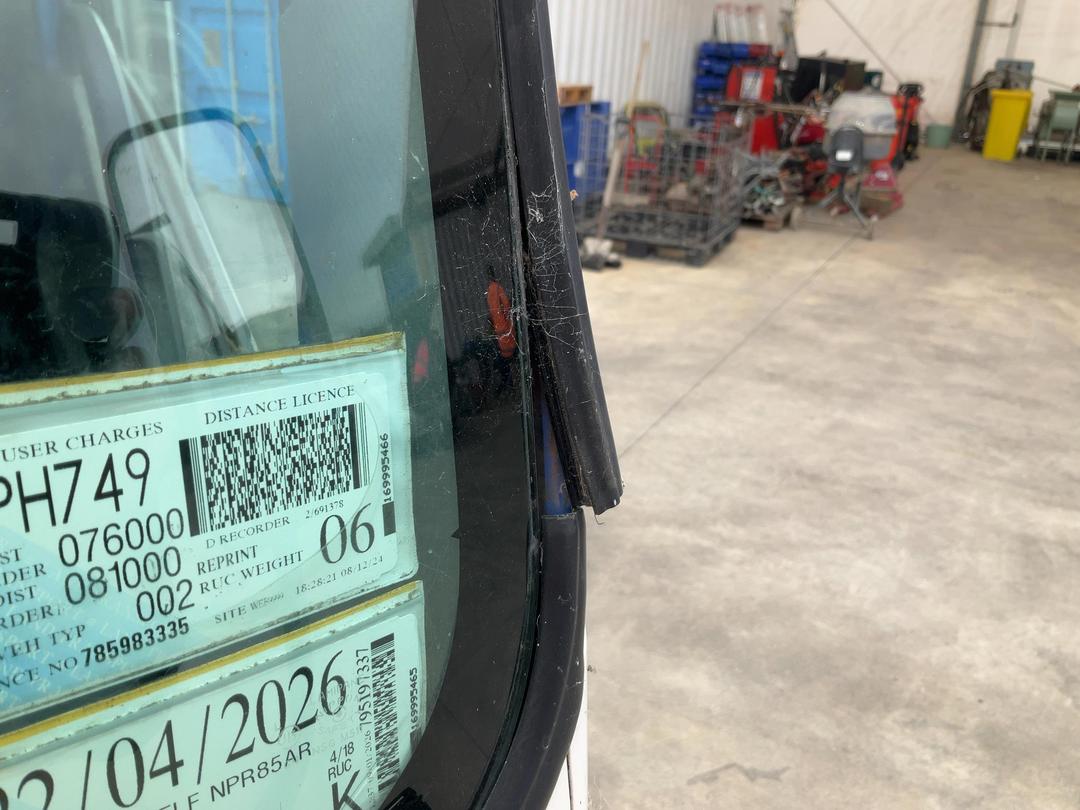 Photo '31' of Isuzu ELF NPR85AR Double Cab - Flat Deck