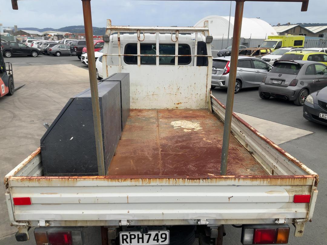 Photo '24' of Isuzu ELF NPR85AR Double Cab - Flat Deck