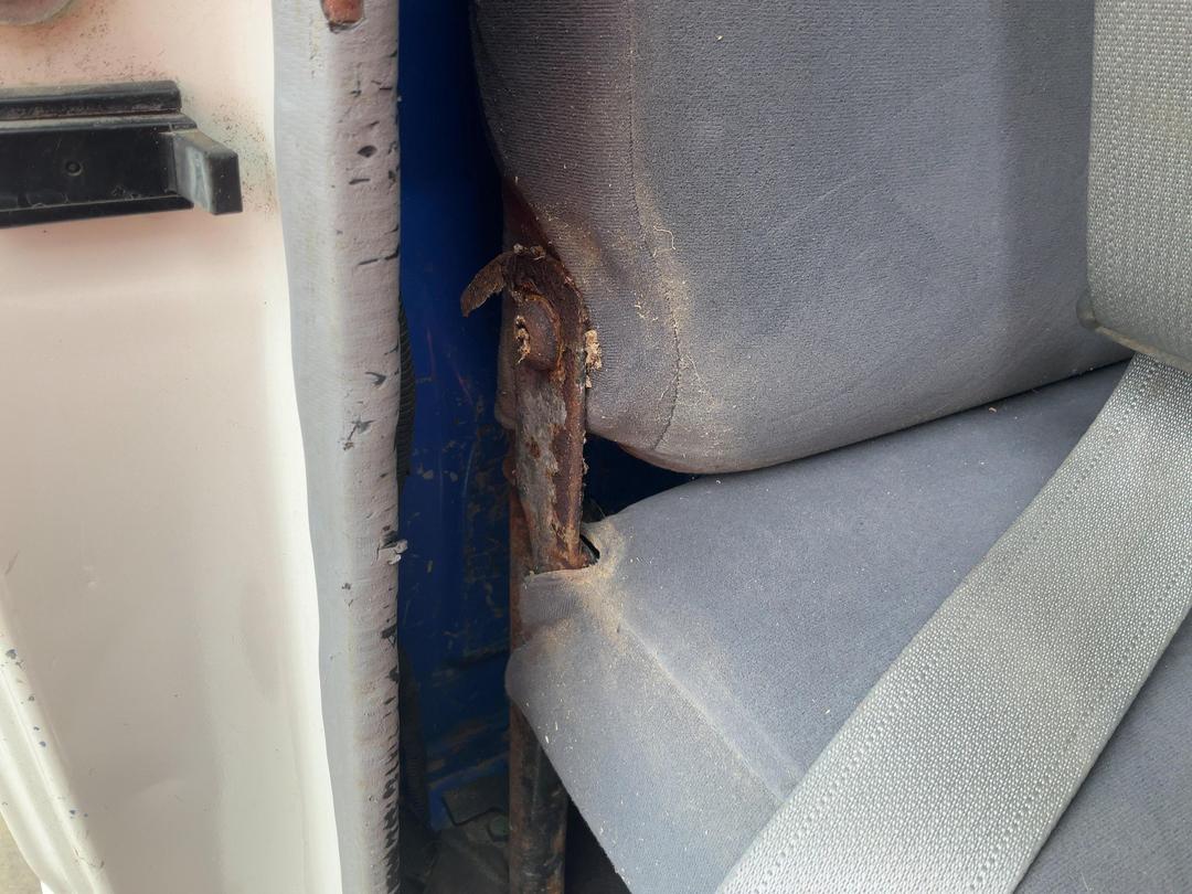 Photo '17' of Isuzu ELF NPR85AR Double Cab - Flat Deck