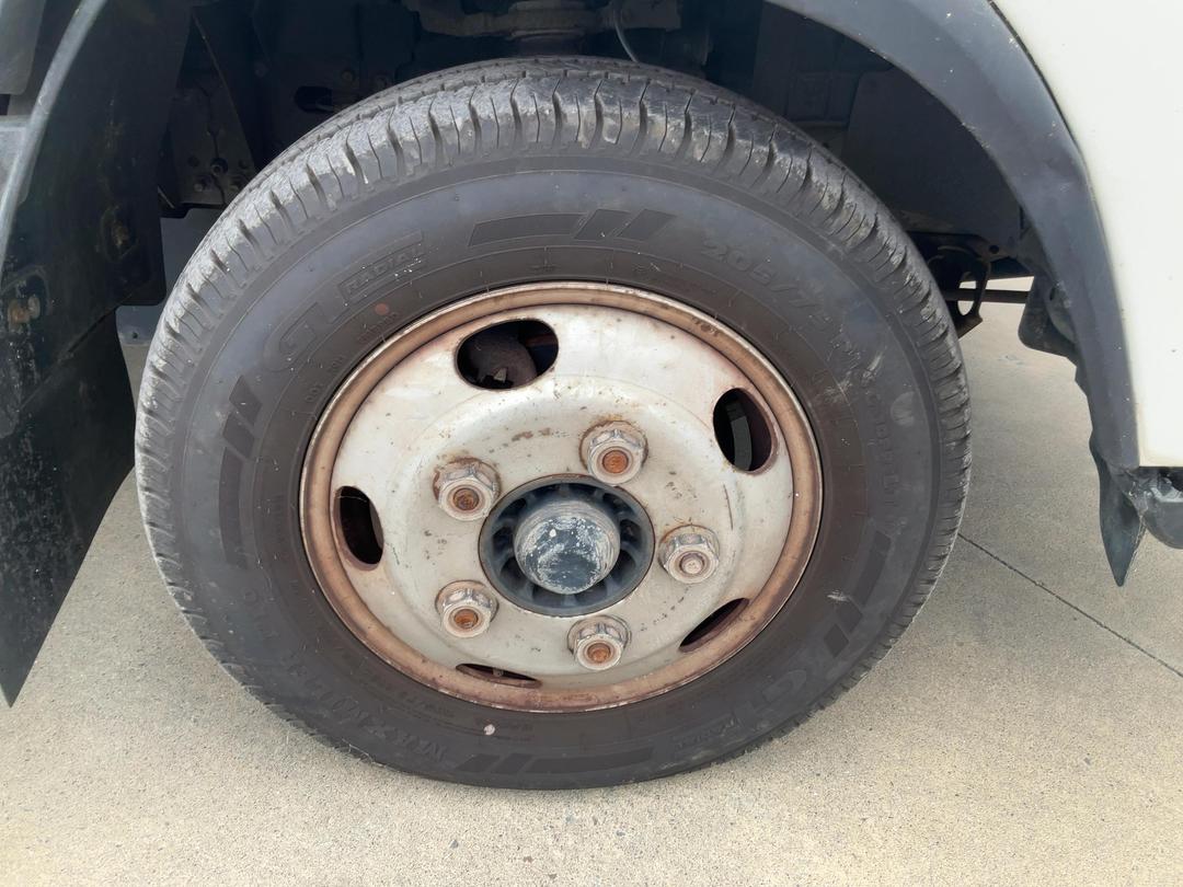 Photo '40' of Isuzu ELF NPR85AR Double Cab - Flat Deck