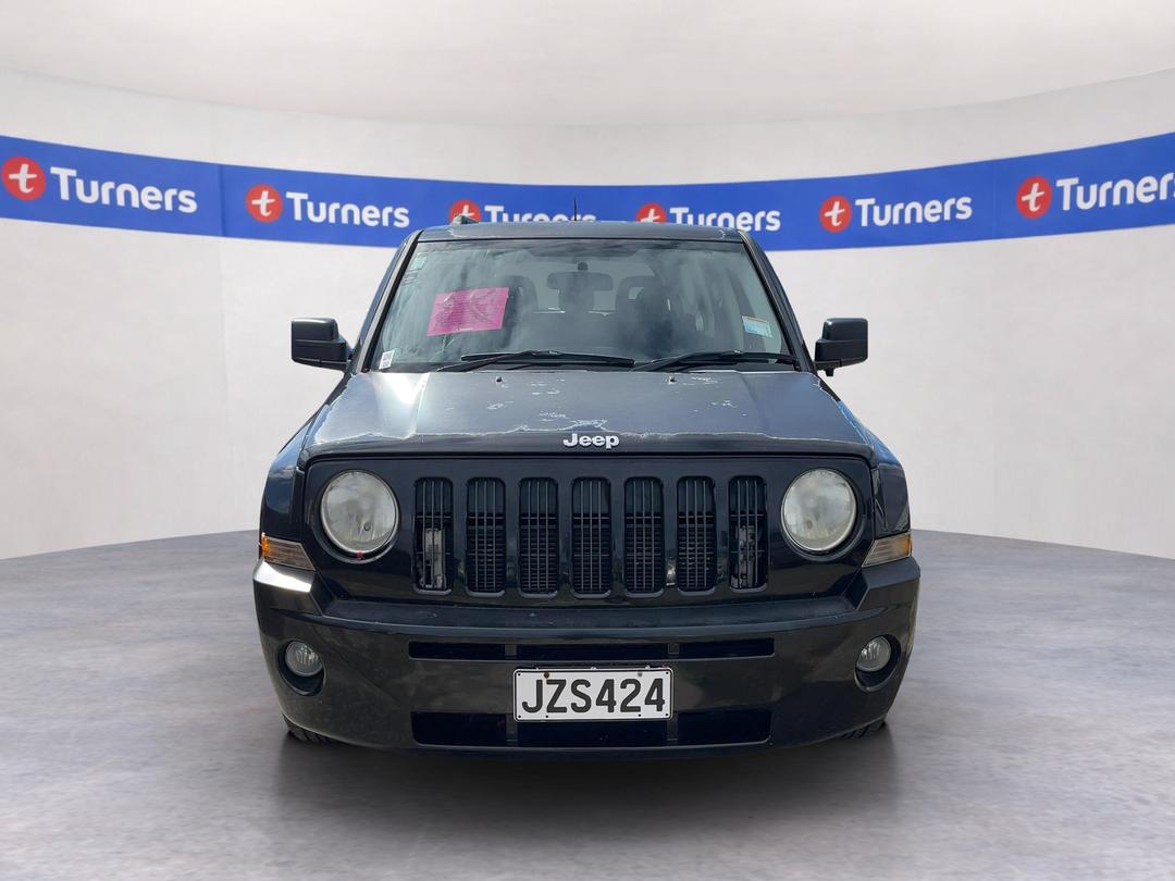 Photo '2' of Jeep Patriot Photo '2' of Jeep Patriot