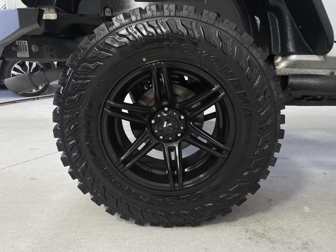 Photo '12' of Jeep Wrangler