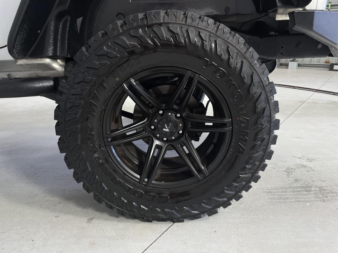 Photo '11' of Jeep Wrangler