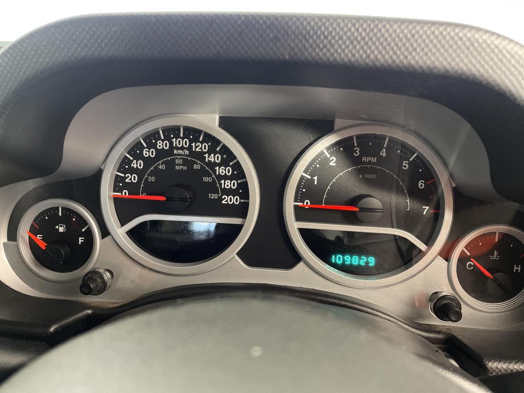 Photo '21' of Jeep Wrangler