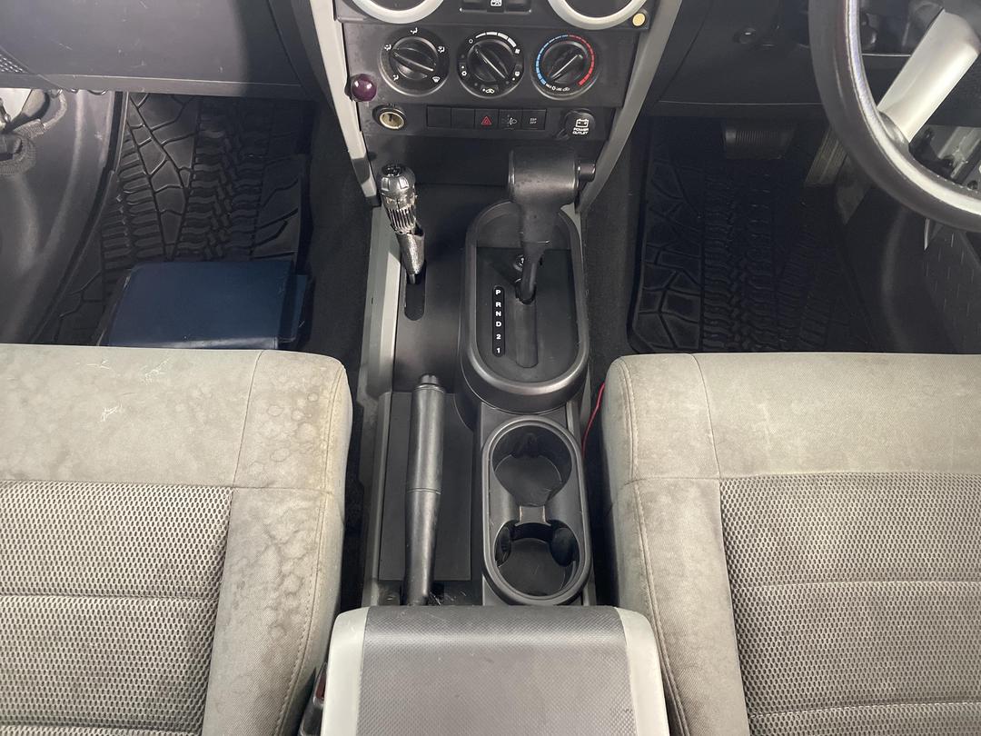 Photo '18' of Jeep Wrangler