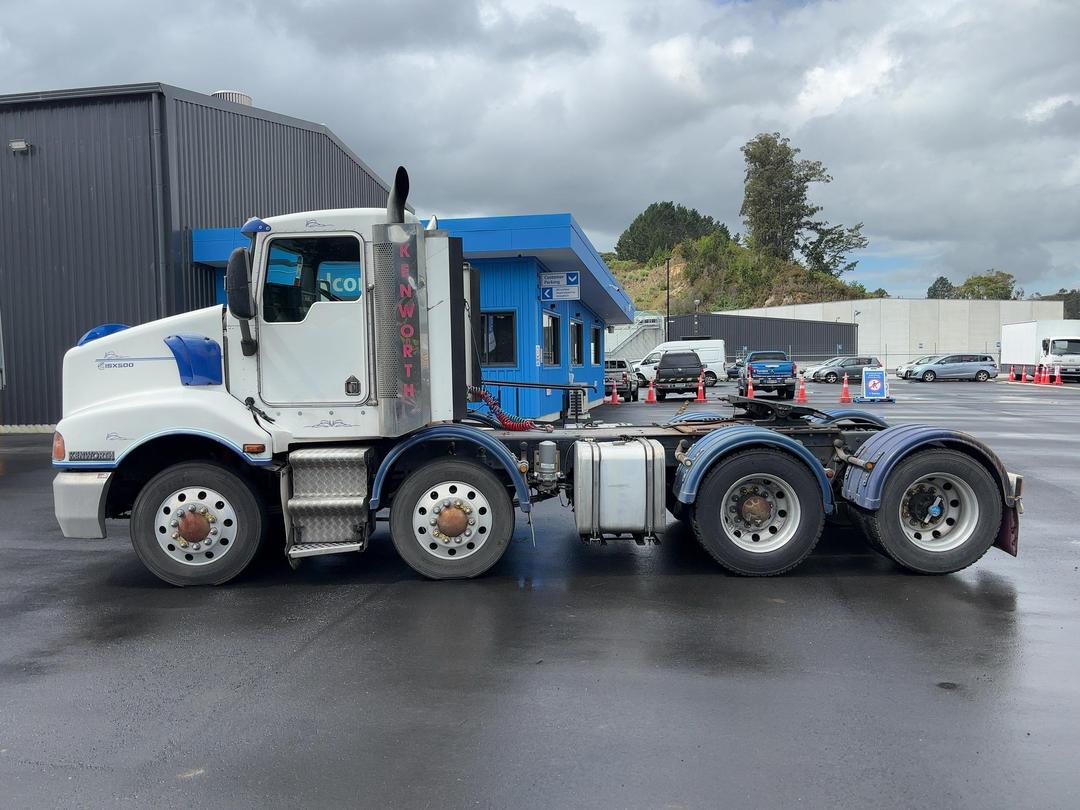 Photo '8' of Kenworth T404S 404S Tractor Unit