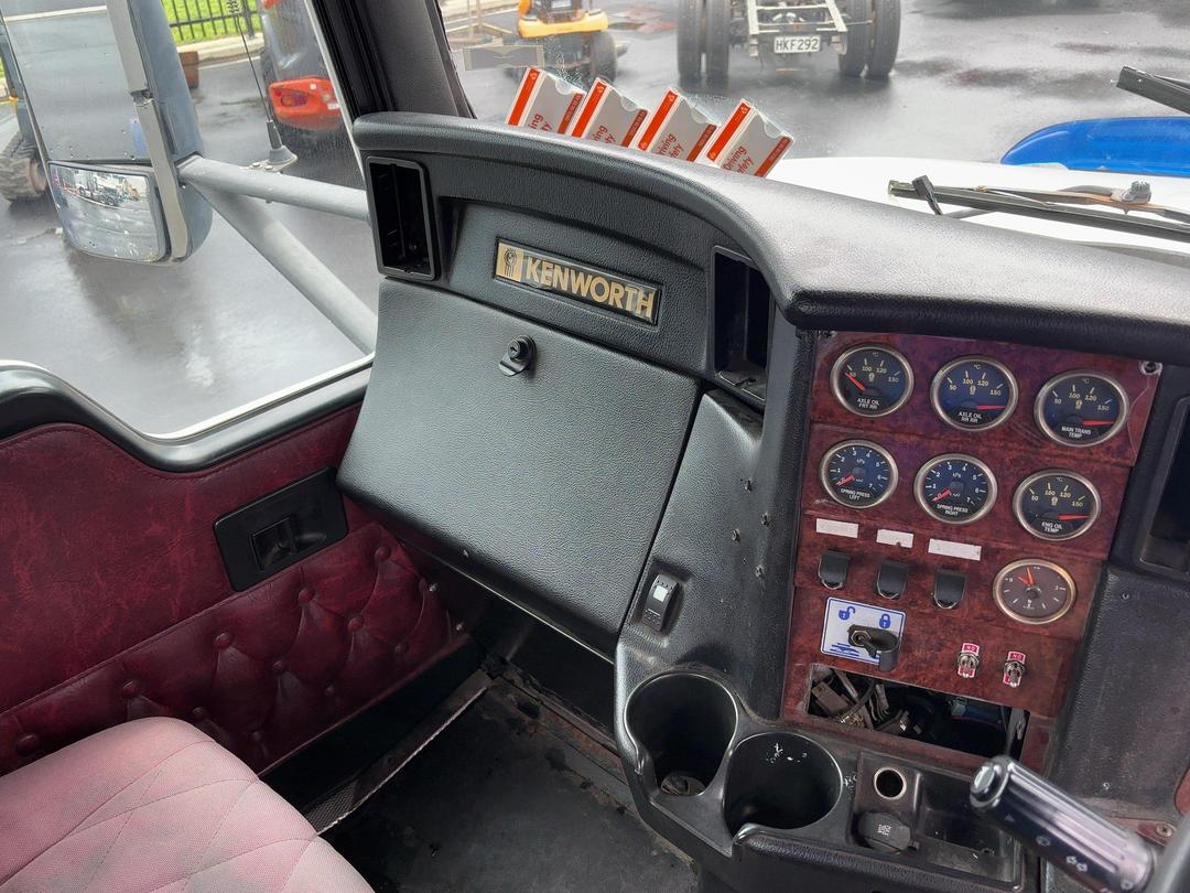 Photo '31' of Kenworth T404S 404S Tractor Unit