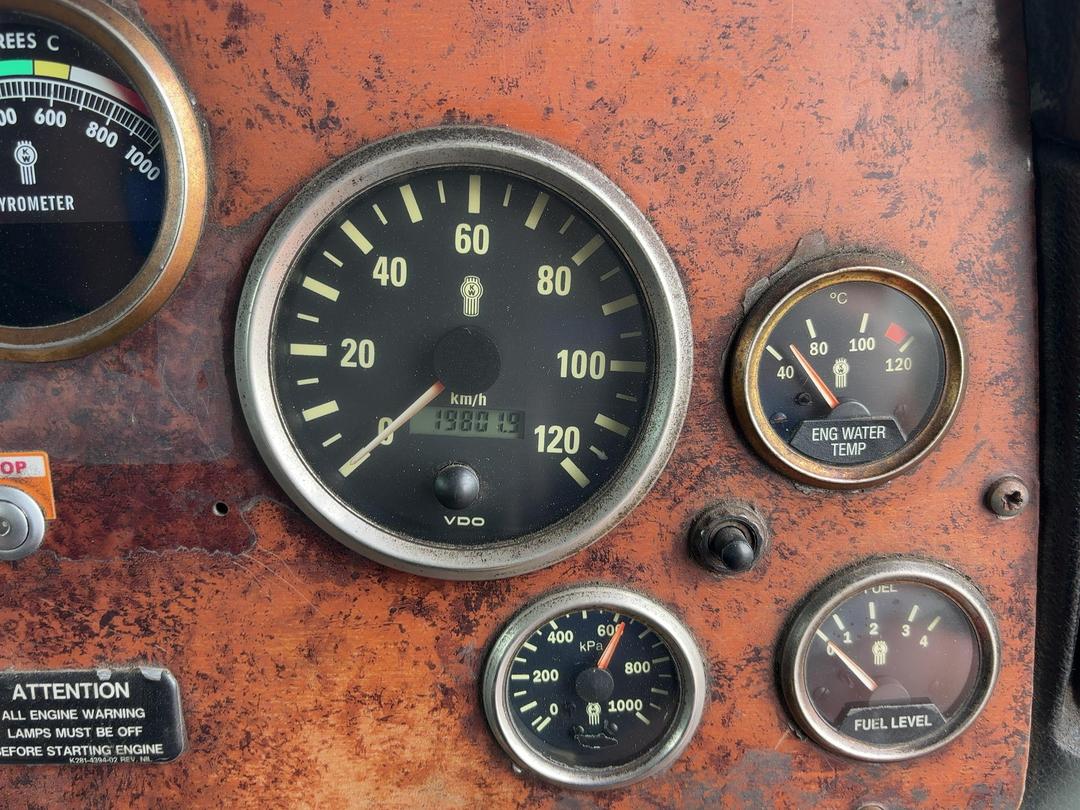 Photo '32' of Kenworth T404S 404S Tractor Unit